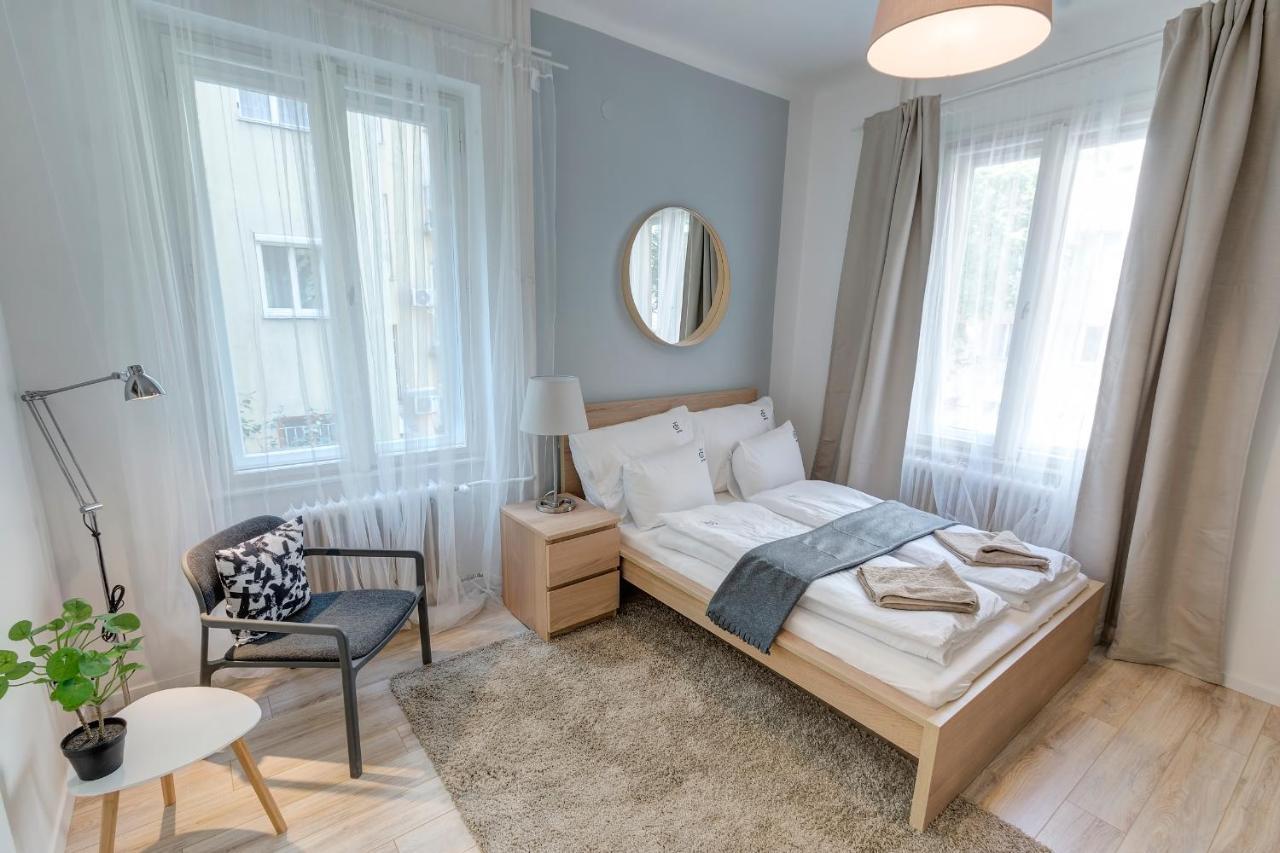 d.Five Gálya Apartment Budapest Esterno foto